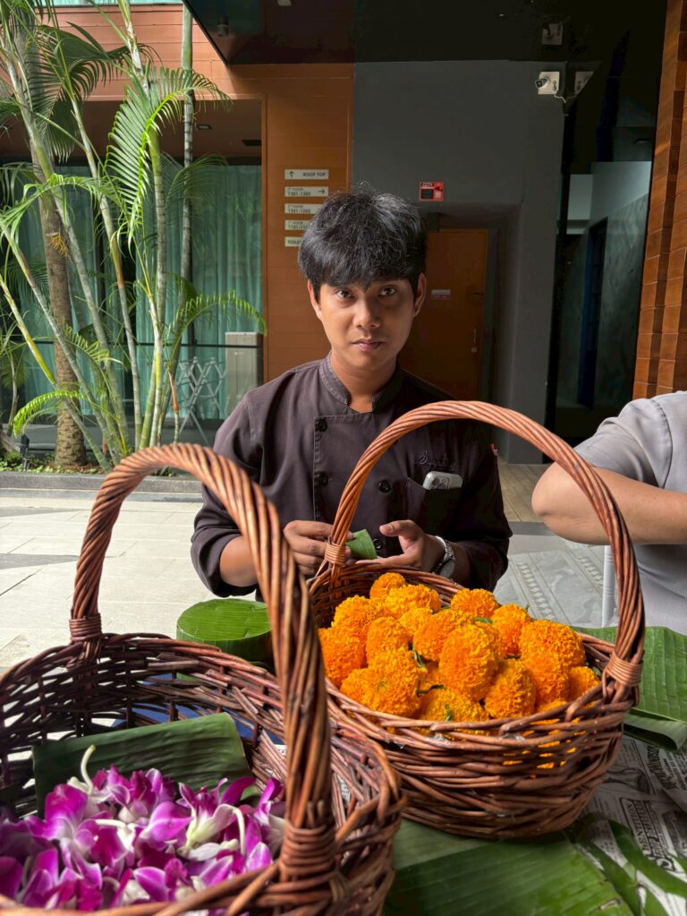 LINE_ALBUM_ลอยกระทง 2025_251105_17