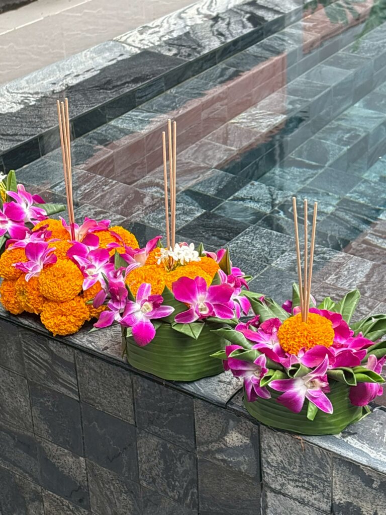 LINE_ALBUM_ลอยกระทง 2025_251105_3