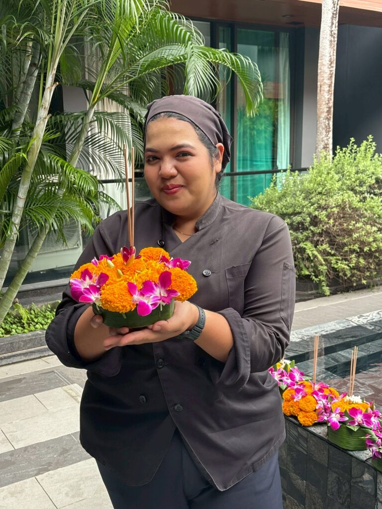 LINE_ALBUM_ลอยกระทง 2025_251105_5