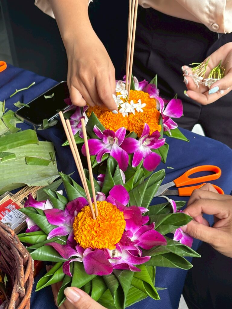 LINE_ALBUM_ลอยกระทง 2025_251105_9